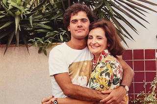 007 cassino royale download dublado 4shared - Cantor Cazuza com sua mae