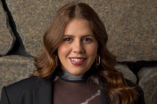 Tati Machado participa de jantar beneficente da Gerando Falcões